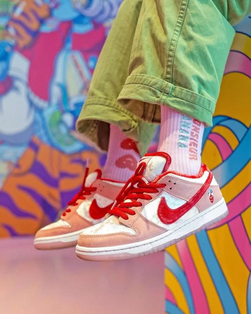 Nike SB Dunk Low StrangeLove
