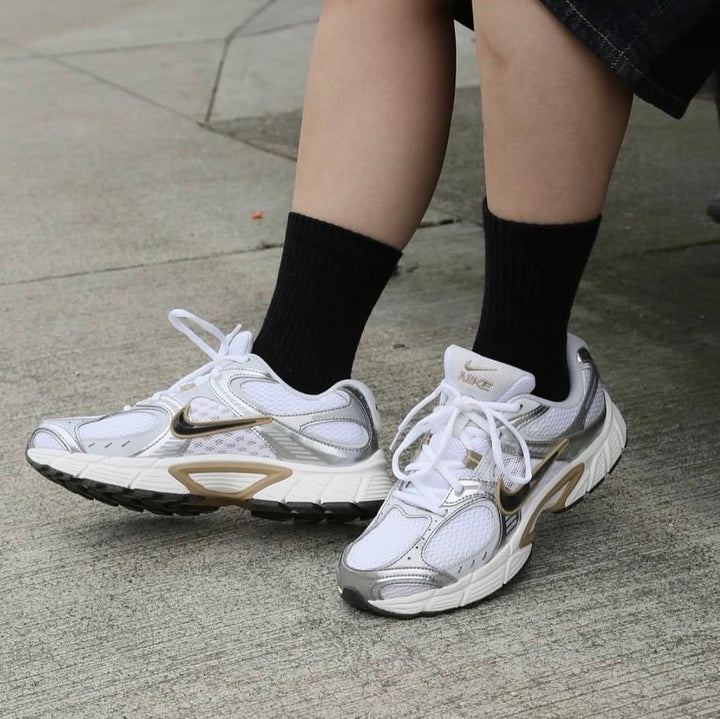 Nike V5 RNR Parachute Beige Metallic Pewter