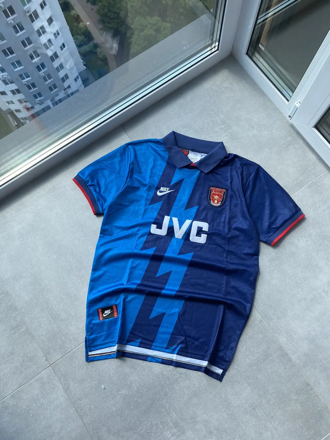 GUNNERS AWAY CLASSIC 1995-96 JERSEY