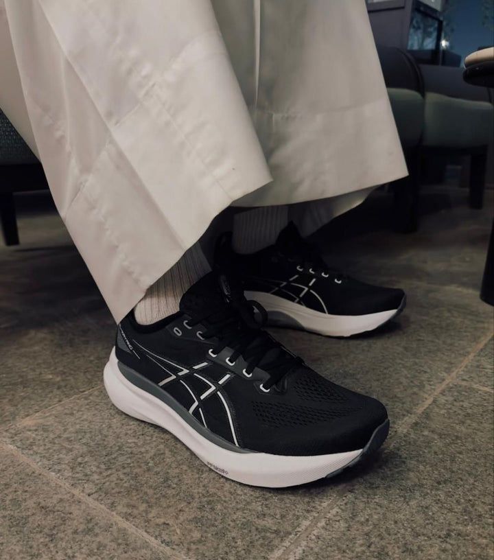 ASICS Gel-Kayano 31 Black White