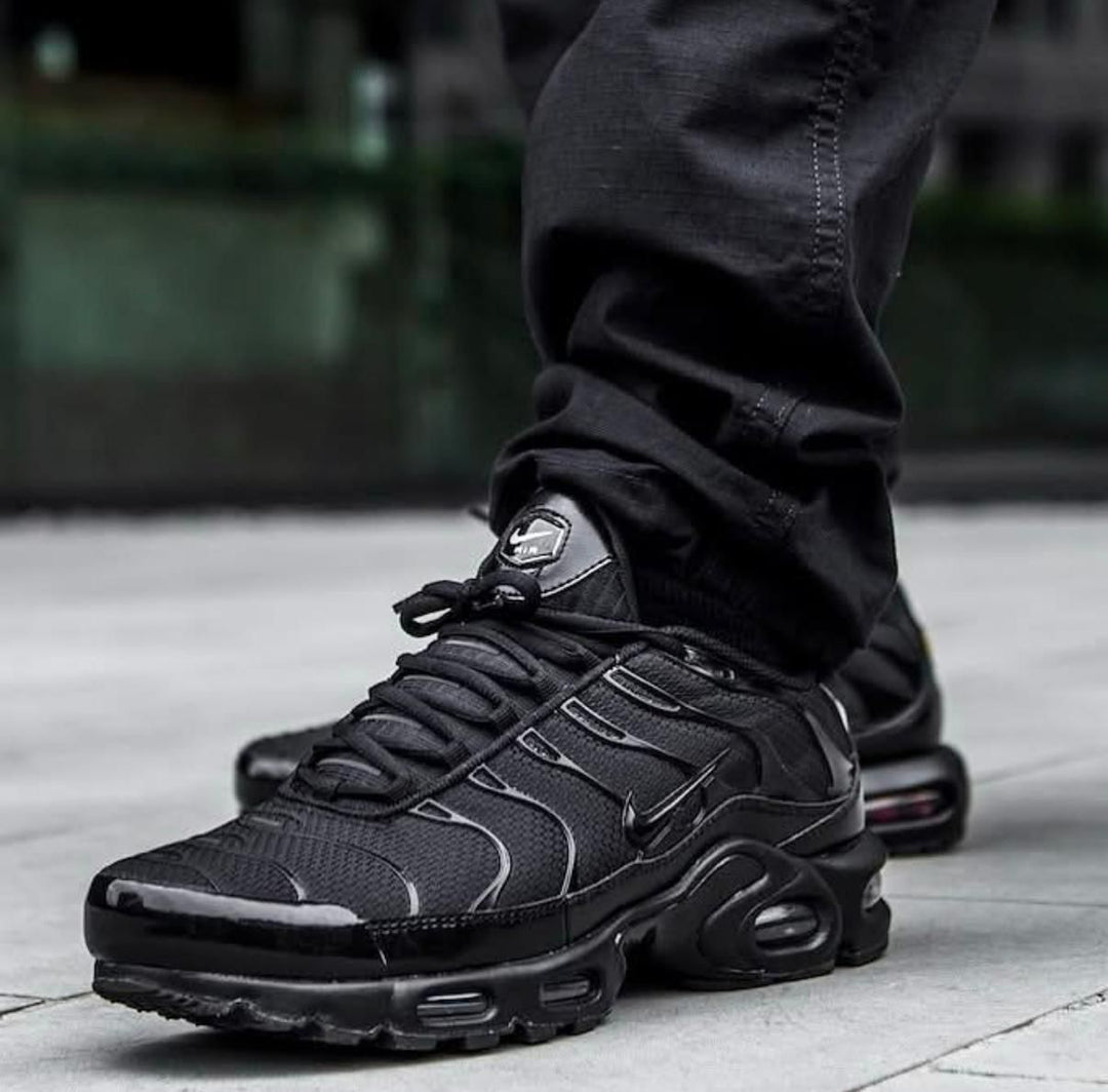 Nike Air Max Plus Triple Black