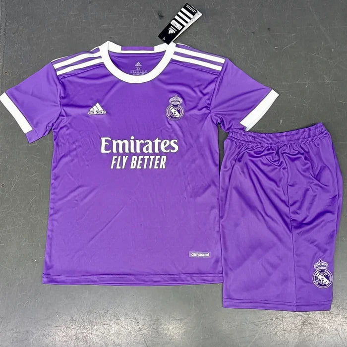RM Away Classic with Ronaldo 7 16/17 Kids Kit