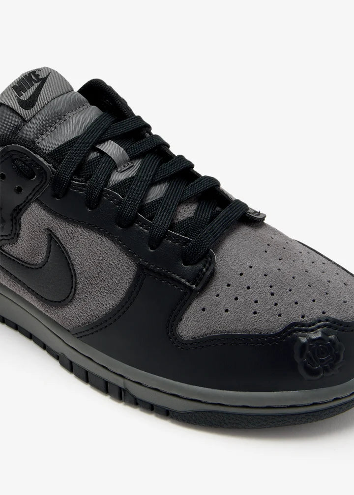 Nike Dunk Low “Black Roses”