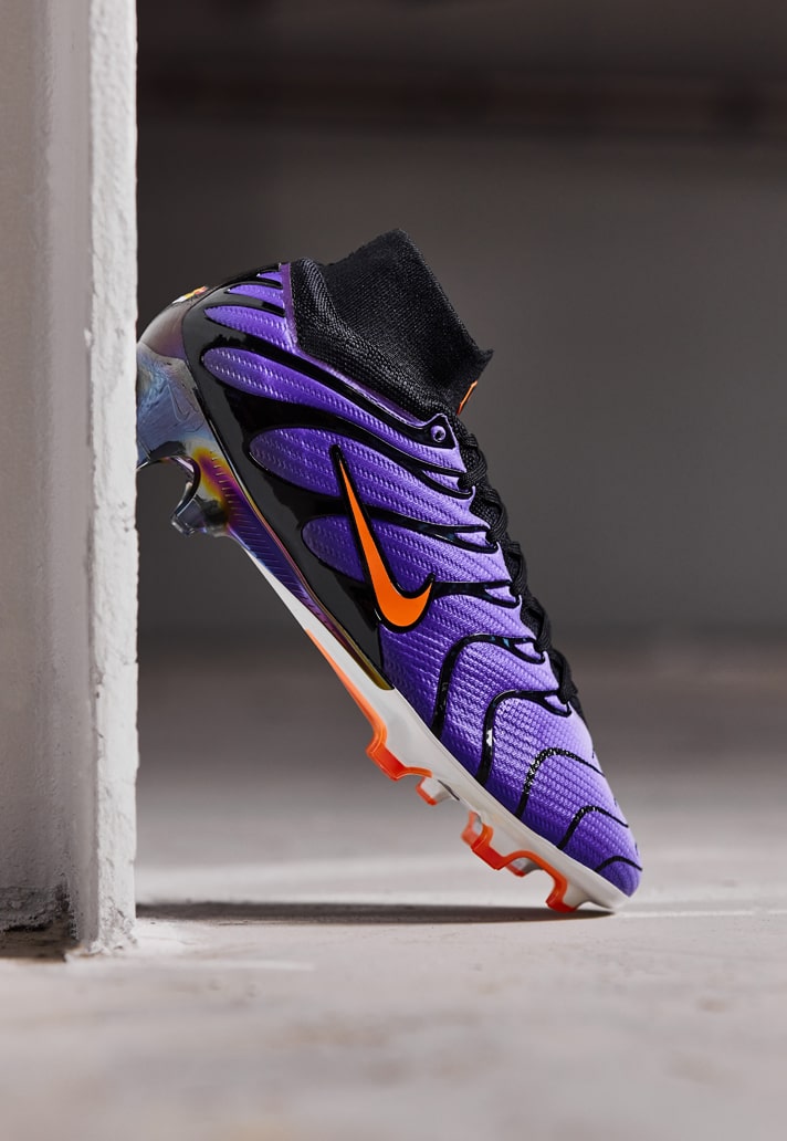 Nike Mercurial Superfly 9 FG x Kylian Mbappe Air Max Plus Voltage Purple